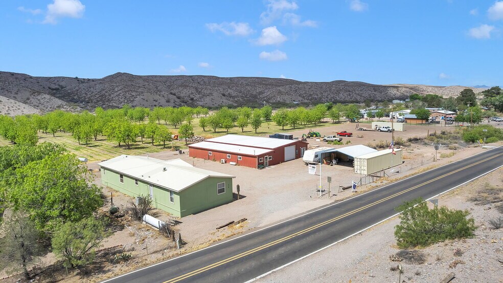 714 New Mexico 52, Cuchillo, NM à vendre - Photo de l’immeuble – Image 2 sur 93