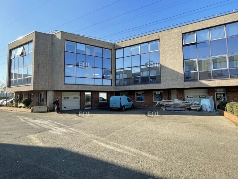 Local d’activités dans Nanterre à louer - Photo de l’immeuble – Image 1 sur 6