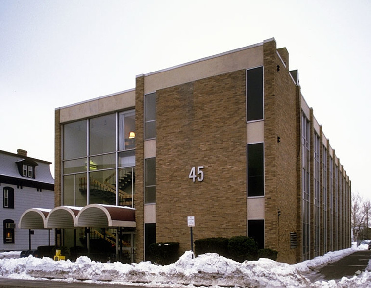 45 Essex St, Hackensack, NJ à louer - Photo de l’immeuble – Image 2 sur 4