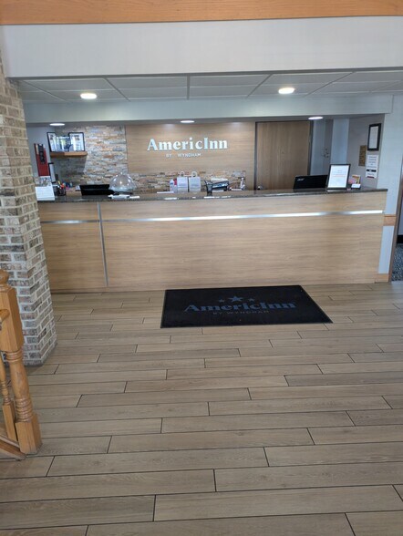 411 Closz Dr, Webster City, IA à vendre - Photo de l’immeuble – Image 2 sur 11