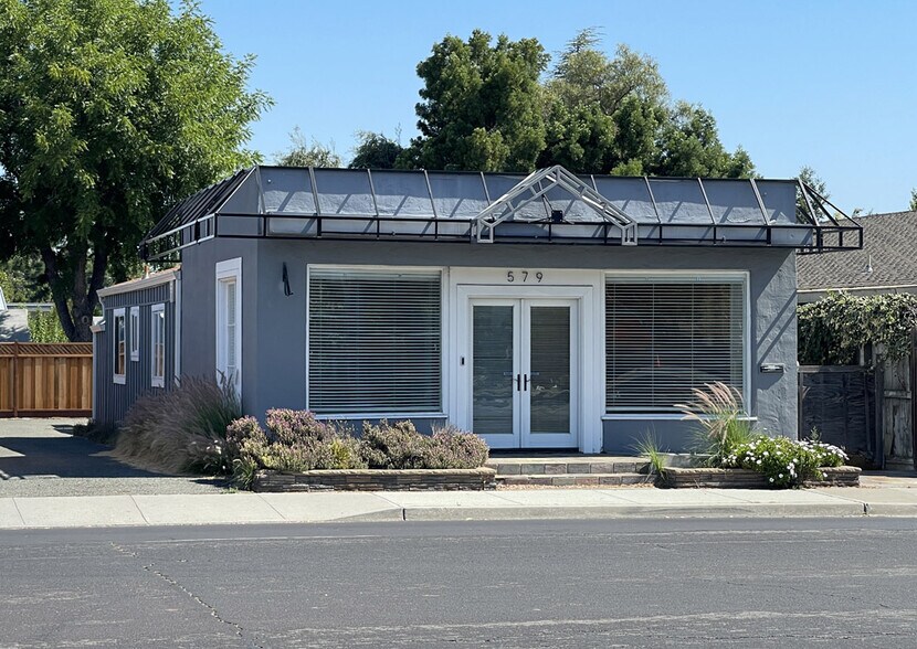 579 E Campbell Ave, Campbell, CA à louer - Photo de l’immeuble – Image 1 sur 14