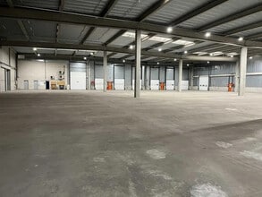 14 Avenue Maréchal Juin, Saint-Laurent-de-Mure à louer Photo intérieure– Image 1 sur 2