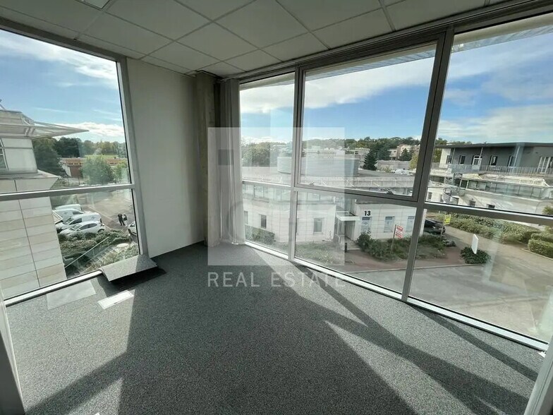 Bureau dans Bron à louer - Photo intérieure – Image 3 sur 16