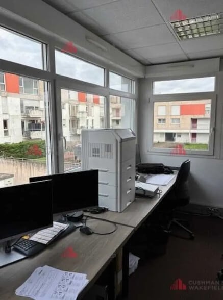 Bureau dans Besançon à vendre - Photo de l’immeuble – Image 3 sur 5