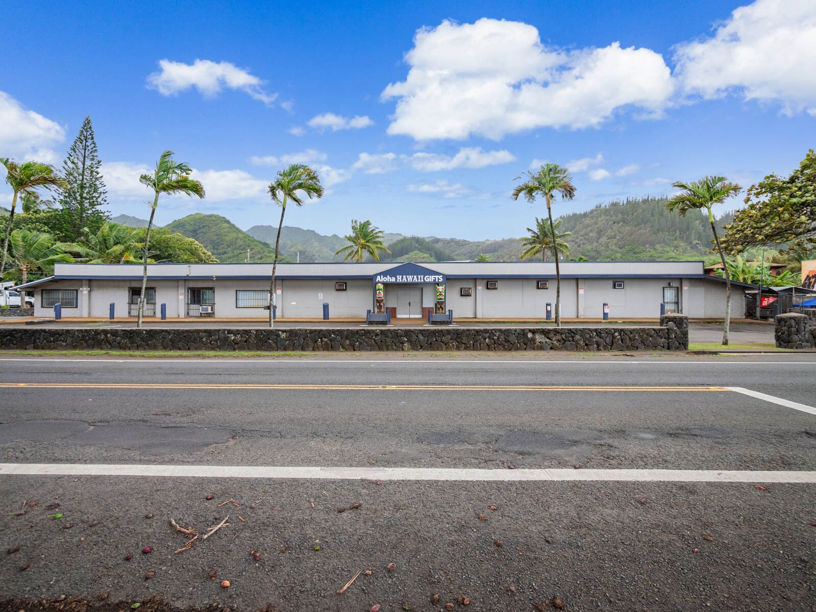 54-124 Kamehameha Hwy, Hauula, HI à vendre Photo de l’immeuble– Image 1 sur 16