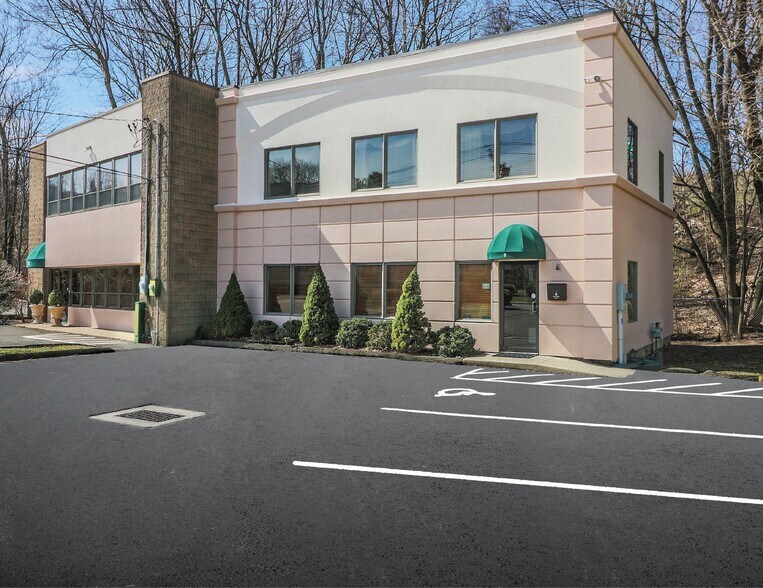 8-10 Byington Pl, Norwalk, CT à louer - Photo principale – Image 1 sur 14
