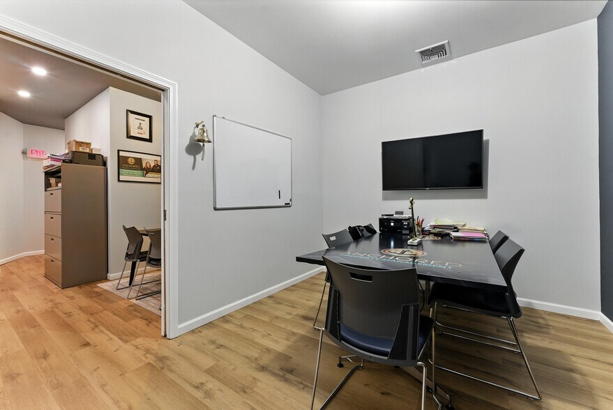 674-678 Dickinson St, Springfield, MA à vendre - Photo de l’immeuble – Image 3 sur 13