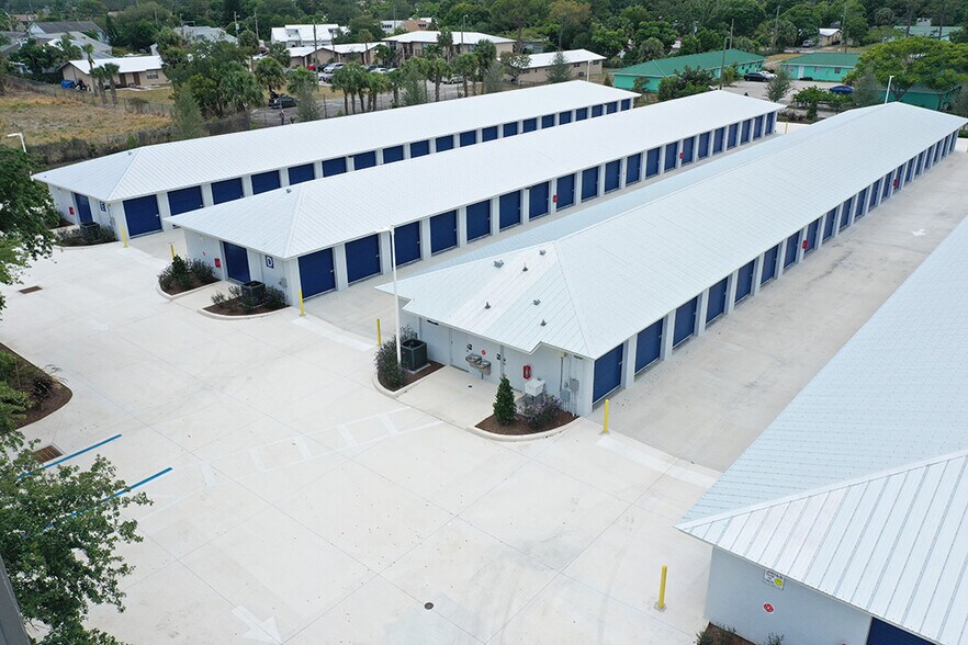 481 Ohio Ave, Fort Pierce, FL à vendre - Photo de l’immeuble – Image 2 sur 6