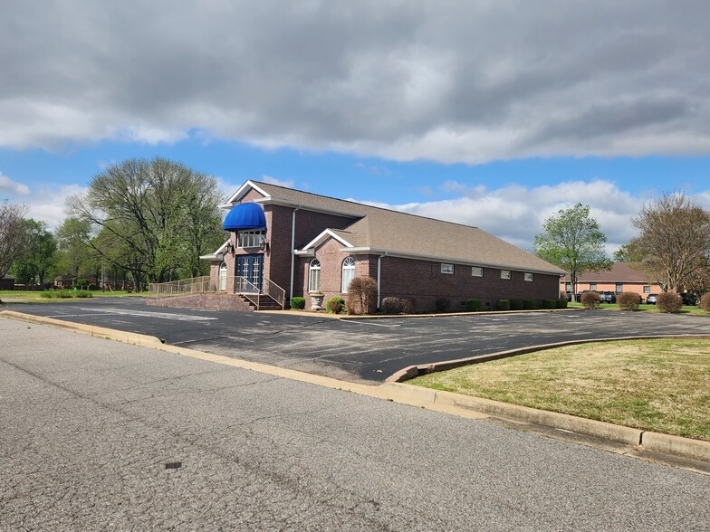 1301 Medical Park Cir, Union City, TN à louer - Photo de l’immeuble – Image 2 sur 20