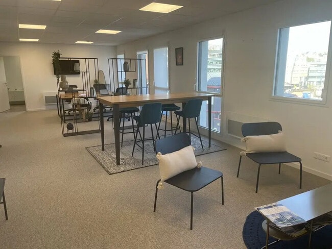 Plus de détails pour Bureau à louer