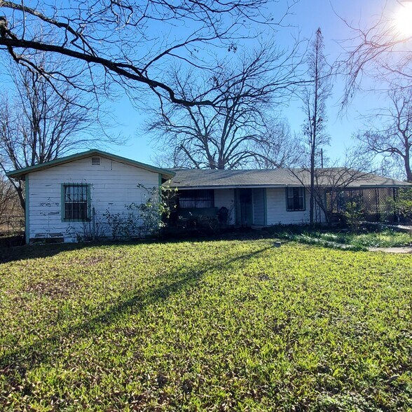 700 W Goforth Rd, Buda, TX à vendre - Photo de l’immeuble – Image 3 sur 5
