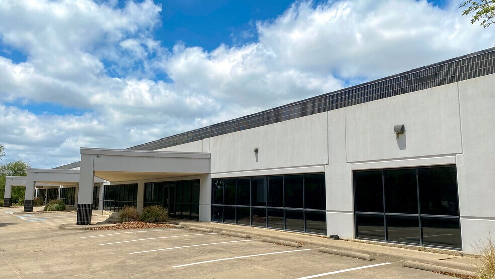 3033 W Royal Ln, Irving, TX à vendre - Photo de l’immeuble – Image 2 sur 14