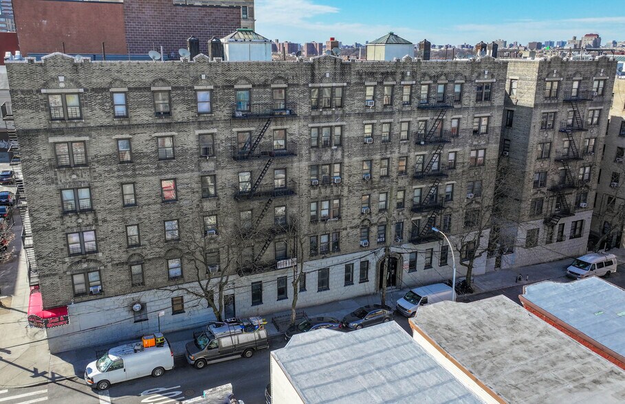 620 E 178th St, Bronx, NY à vendre - Photo de l’immeuble – Image 3 sur 10