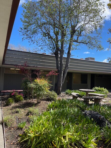 1615 Hill Rd, Novato, CA à louer - Photo de l’immeuble – Image 2 sur 10