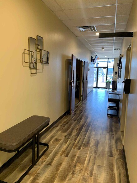 2135 Southeast Pky, Arlington, TX à louer - Photo intérieure – Image 3 sur 21