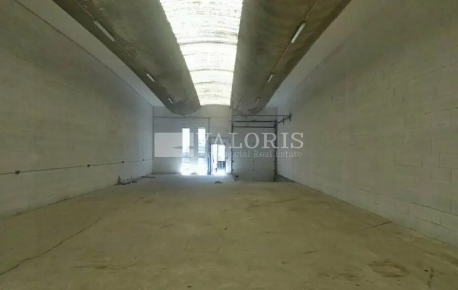 Local d’activités dans Saint-Priest à louer - Photo intérieure – Image 3 sur 7