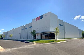 Plus de détails pour 7917 Fernham Ln, District Heights, MD - Industriel/Logistique à louer