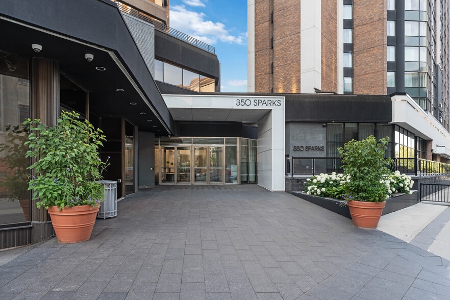 350 Sparks St, Ottawa, ON à louer - Photo de l’immeuble – Image 1 sur 13