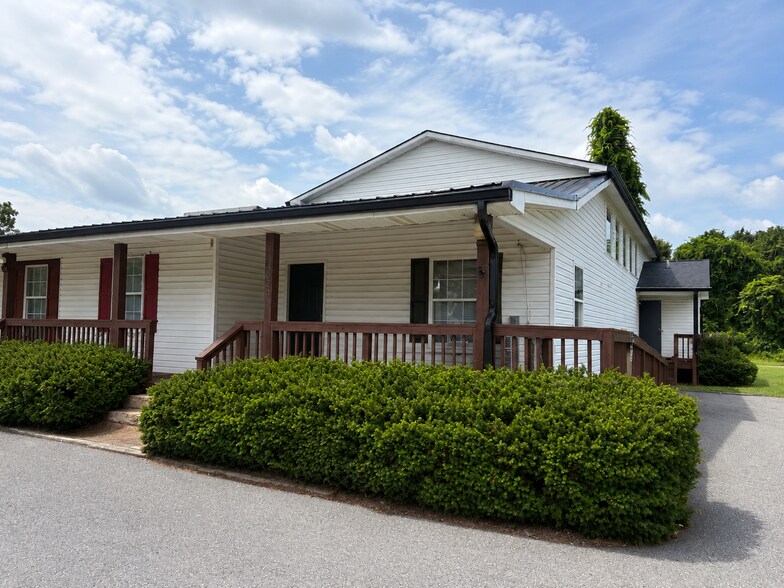 30265 Old Charlotte Hall Rd, Mechanicsville, MD à louer - Photo de l’immeuble – Image 1 sur 7