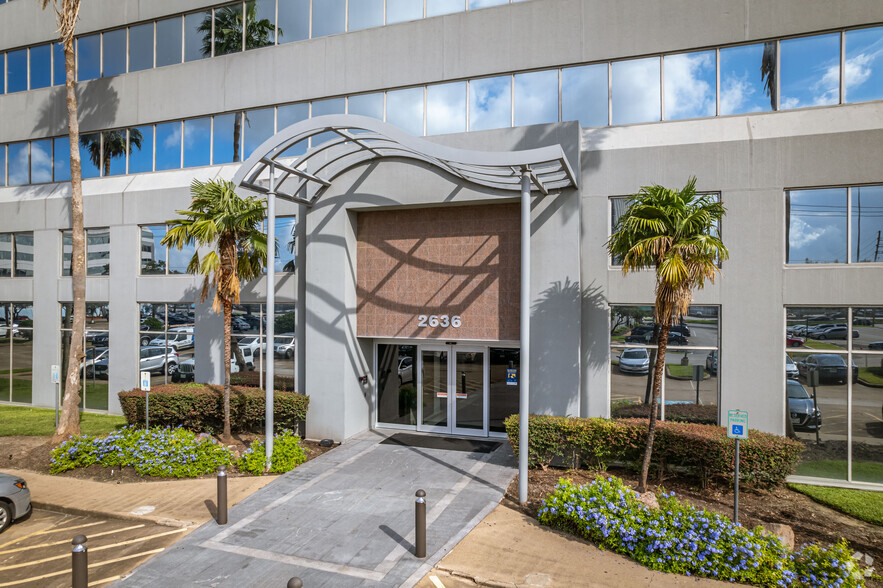2636 S Loop Fwy W, Houston, TX à louer - Photo de l’immeuble – Image 3 sur 6