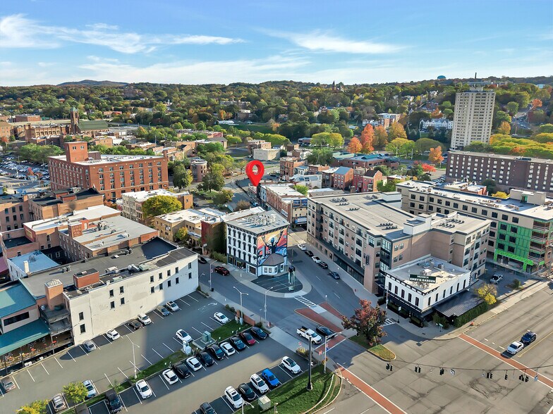 58 King St, Troy, NY à vendre - Photo de l’immeuble – Image 3 sur 5