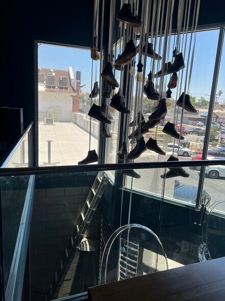 125 N Western Ave, Los Angeles, CA à louer - Photo de l’immeuble – Image 2 sur 8