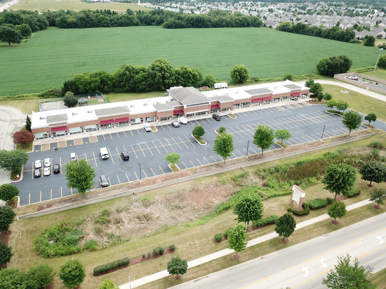 200-242 Mitchell Dr, Plano, IL à louer - Photo de l’immeuble – Image 1 sur 3