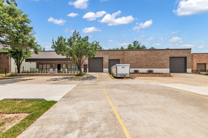 21755 Interstate 45, Spring, TX à louer - Photo de l’immeuble – Image 3 sur 34