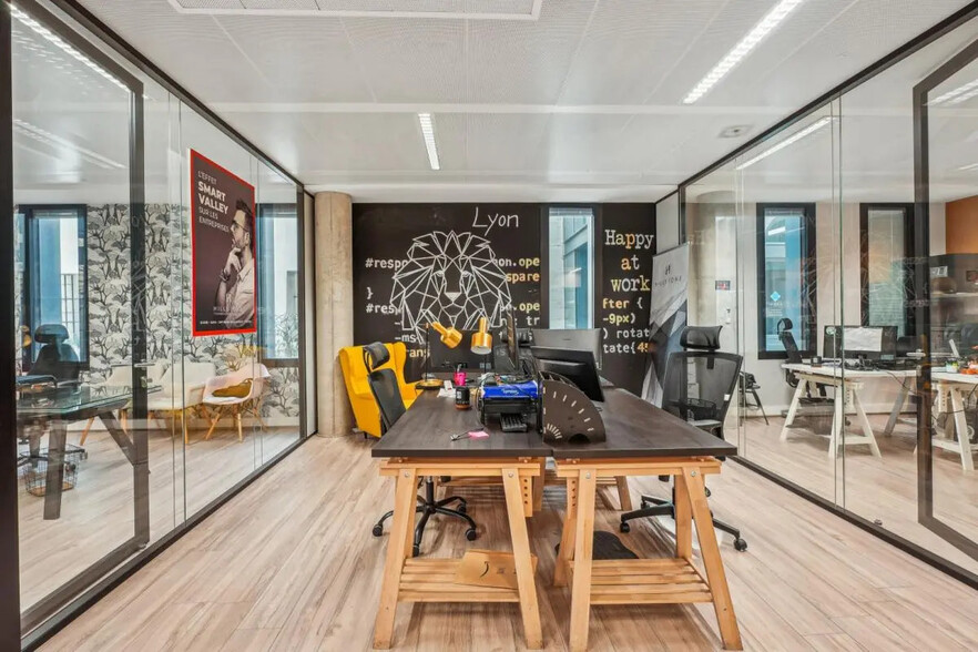 Bureau dans Lyon à louer - Photo de l’immeuble – Image 3 sur 14