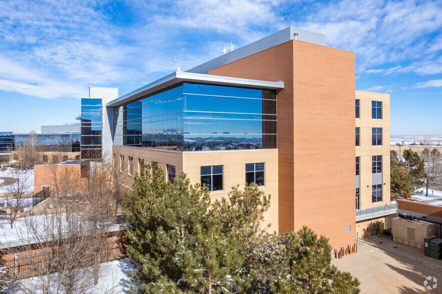 1557 Promontory Cir, Greeley, CO à vendre - Photo de l’immeuble – Image 3 sur 10