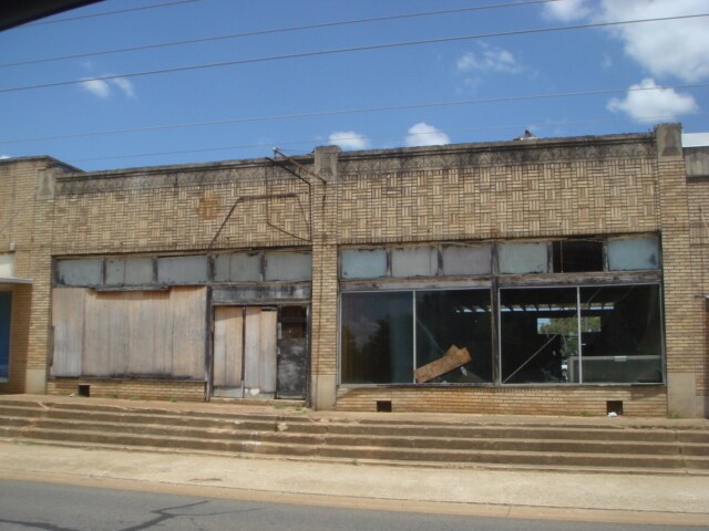 3717 W Marshall Ave, Longview, TX à louer - Photo de l’immeuble – Image 2 sur 6