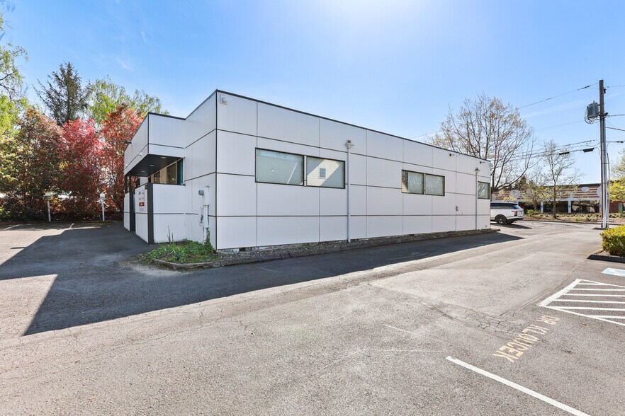 4150 SW 110th Ave, Beaverton, OR à vendre - Photo de l’immeuble – Image 3 sur 13