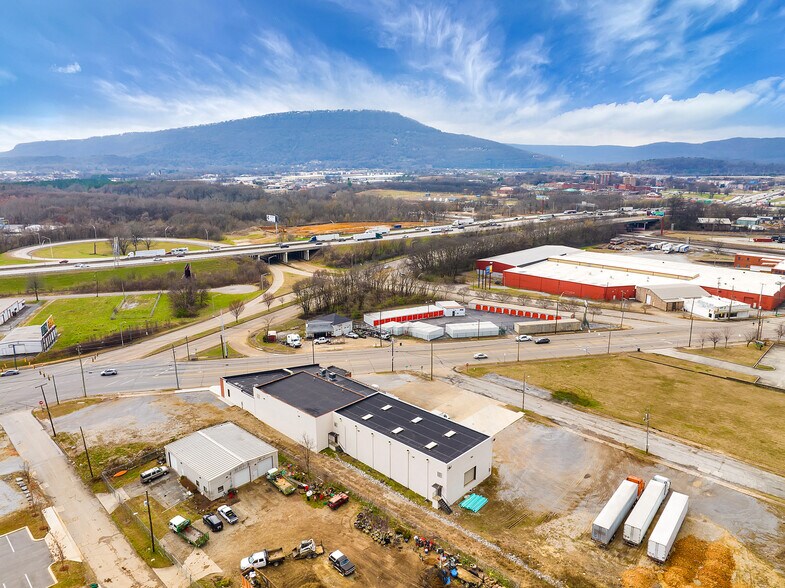 2310 Rossville Ave, Chattanooga, TN à louer - Photo de l’immeuble – Image 3 sur 12