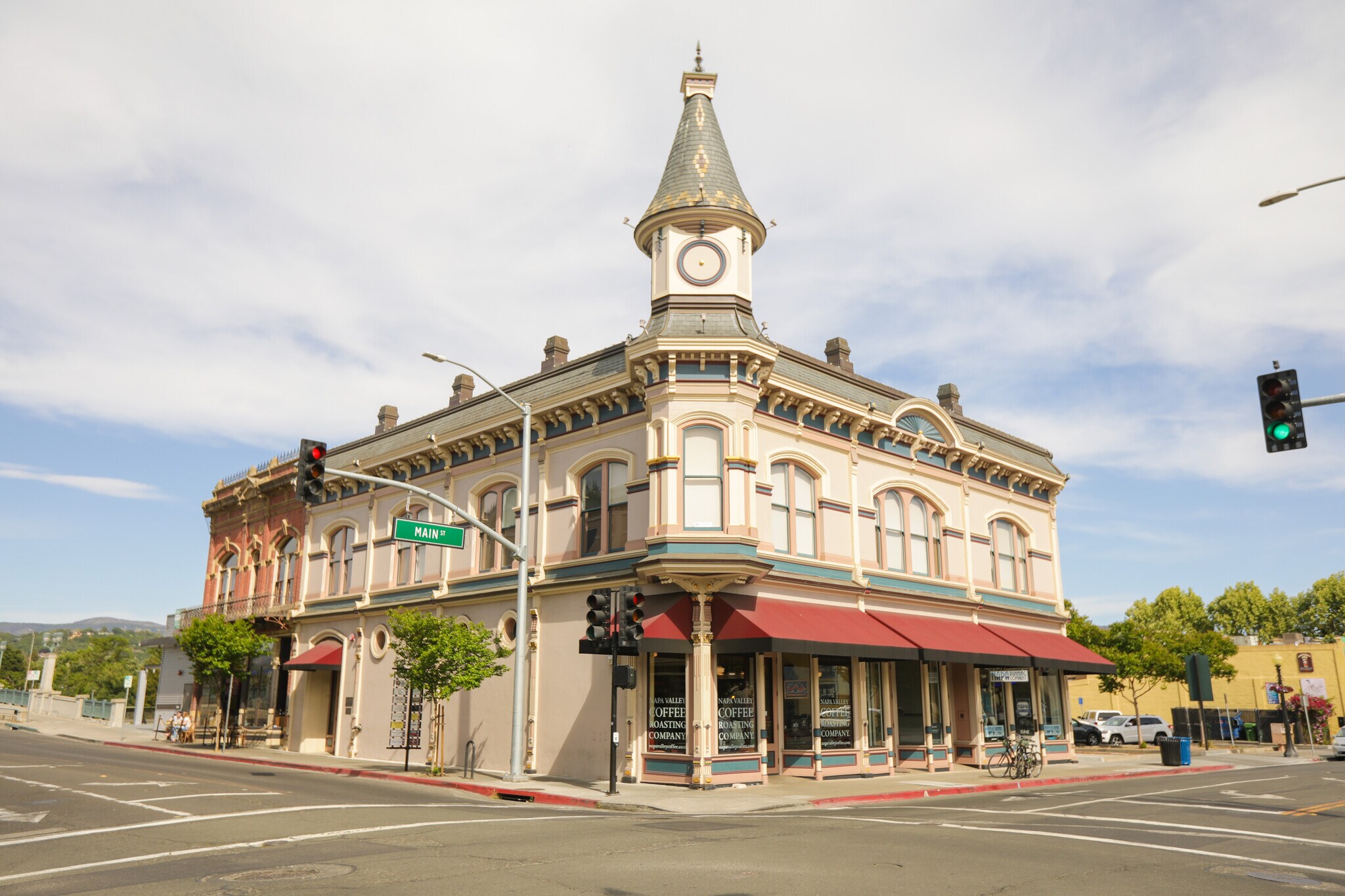 942-948 Main St, Napa, CA à louer Photo de l’immeuble– Image 1 sur 17