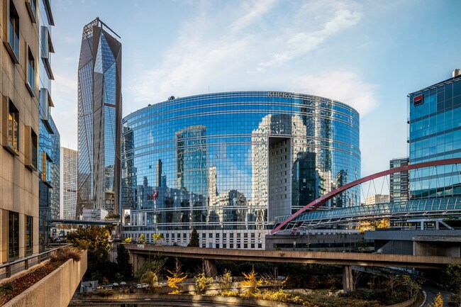 Plus de détails pour 16-18 Rue Hoche, Puteaux - Bureau à louer