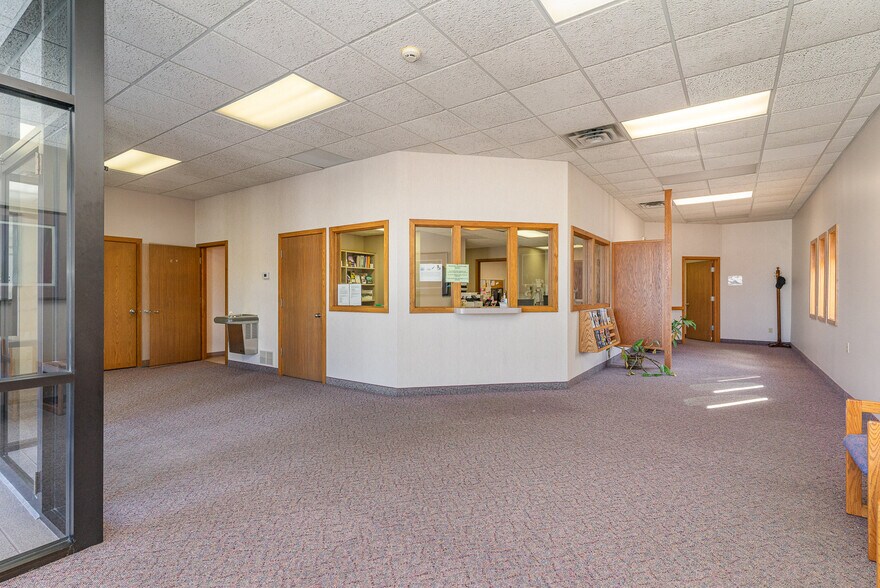 3588 Center Ave, Essexville, MI à vendre - Photo intérieure – Image 3 sur 40