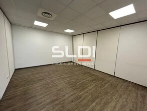 Bureau dans Champagne-au-Mont-d'Or à louer Photo intérieure– Image 1 sur 23