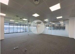 Bureau dans El Prat de Llobregat, Barcelona à louer Photo de la construction– Image 2 sur 5