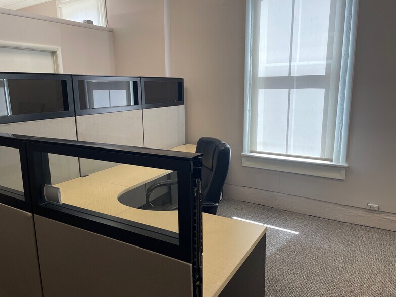 6 E 2nd St, London, OH à louer - Photo intérieure – Image 3 sur 10