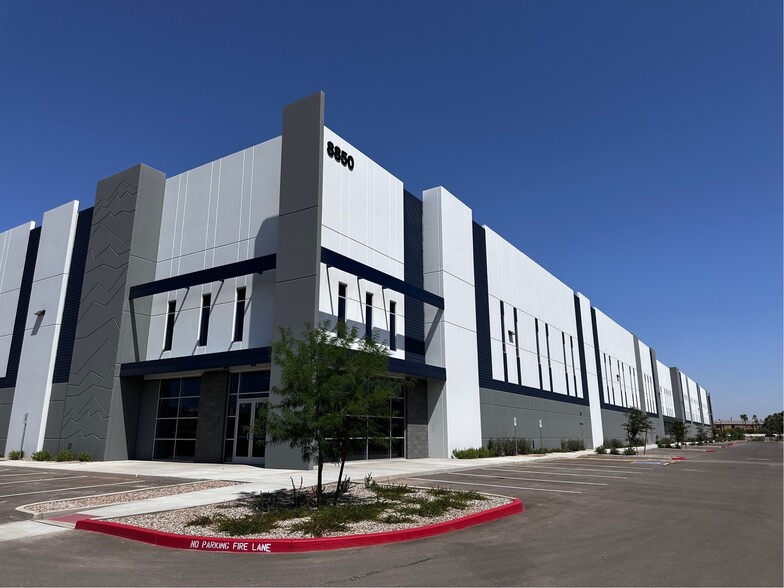 8850 W Sweetwater Ave, Peoria, AZ à louer - Photo de l’immeuble – Image 3 sur 10