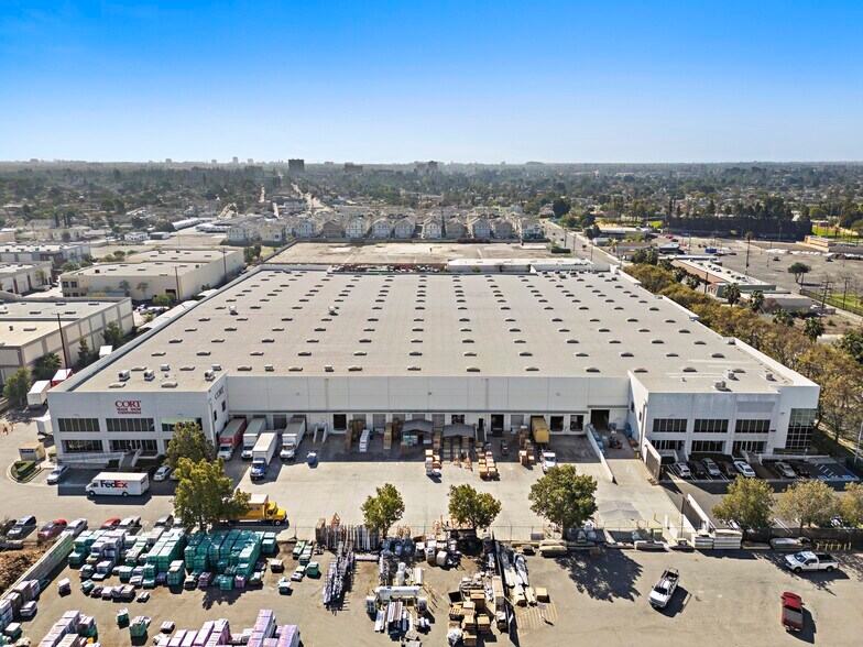 1160-1190 N Anaheim Blvd, Anaheim, CA à louer - Aérien – Image 1 sur 14