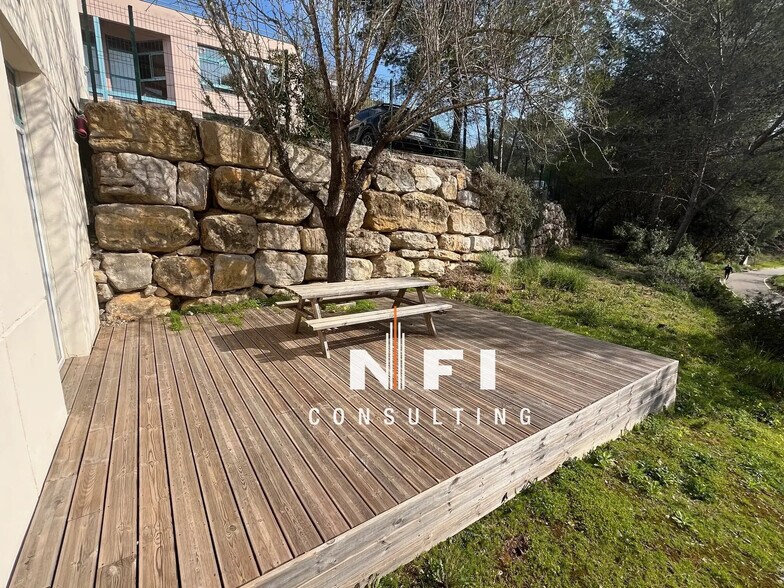 Bureau dans Valbonne à louer - Photo de l’immeuble – Image 1 sur 4