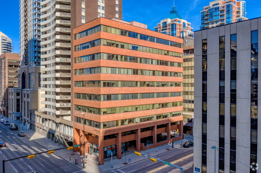 900 6th Ave SW, Calgary, AB à vendre - Photo principale – Image 1 sur 5