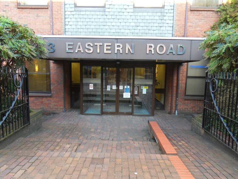 3-5 Eastern Rd, Romford à louer - Photo de l’immeuble – Image 1 sur 3