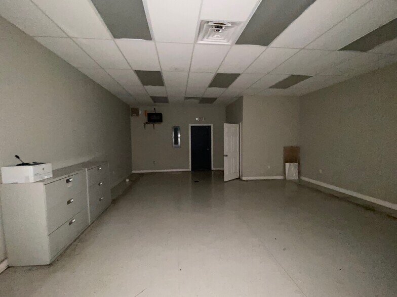 1700 N Gloster St, Tupelo, MS à louer - Photo de l’immeuble – Image 2 sur 4