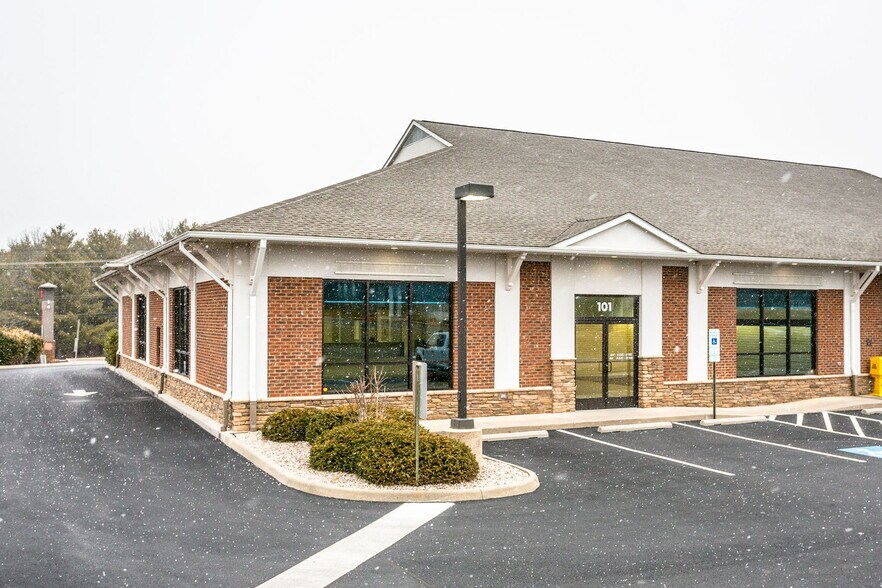 16 Gosnell, Staunton, VA à vendre - Photo de l’immeuble – Image 3 sur 27