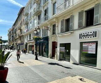 Plus de détails pour Local commercial à louer