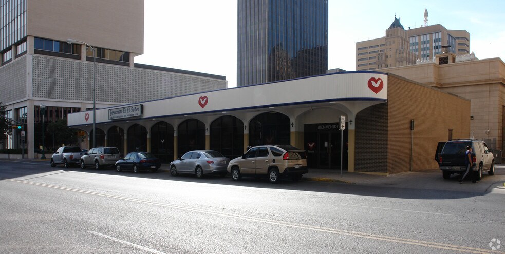 321 N Stanton St, El Paso, TX à vendre - Photo de l’immeuble – Image 2 sur 32