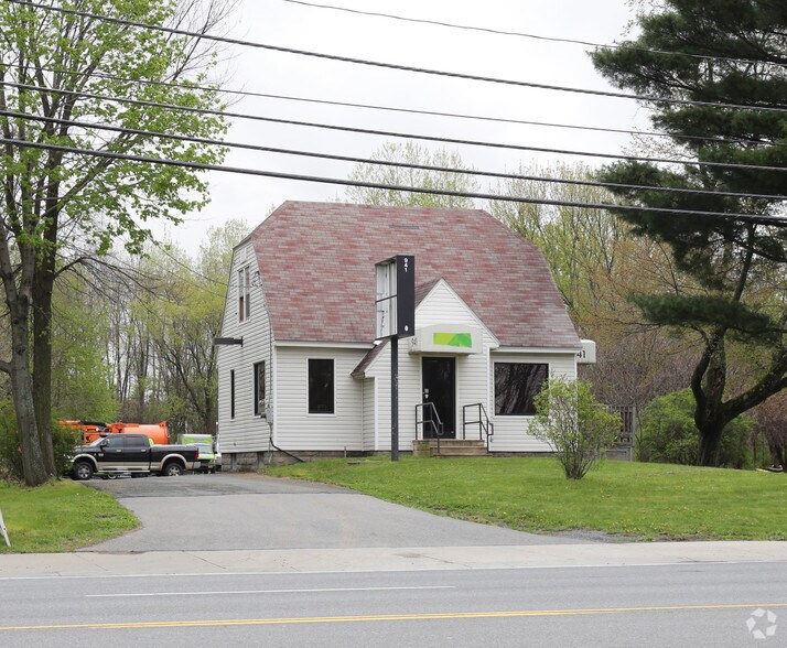 941 Albany Shaker Rd, Latham, NY à louer - Photo de l’immeuble – Image 2 sur 4