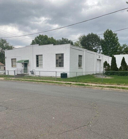 718 Rennie St, Hamilton, NJ à vendre - Photo de l’immeuble – Image 1 sur 7